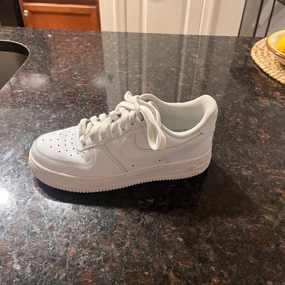 Nike AirForce One Sneakers Women Size 7 - Picture 2 of 7